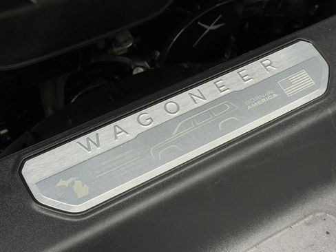 Used 2024 Jeep Wagoneer Series II w/ Flexible Seating Group image 21