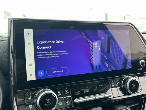 New 2026 Toyota Highlander Platinum image 15