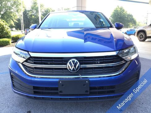 Used 2024 Volkswagen Jetta SE FWD image 14