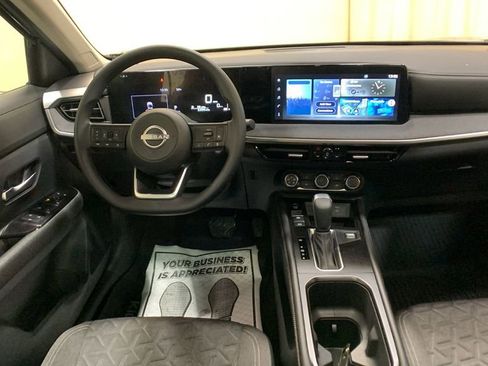 Used 2025 Nissan Kicks SV w/ SV Premium Package image 23