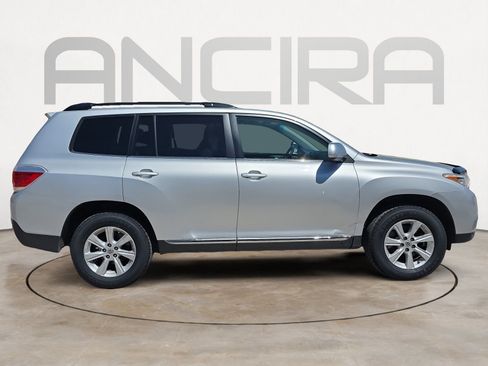 Used 2012 Toyota Highlander 4WD w/ Tech Pkg image 8