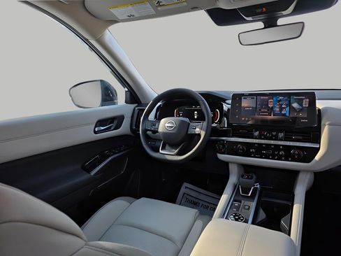 New 2026 Nissan Pathfinder SL image 13