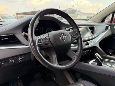 Used 2019 Buick Enclave Essence image 10