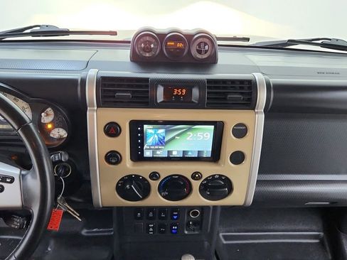 Used 2013 Toyota FJ Cruiser Base image 21