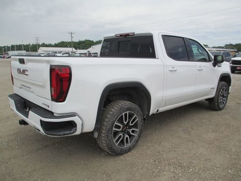 New 2026 GMC Sierra 1500 AT4 w/ AT4 Premium Package AWD/4WD image 4