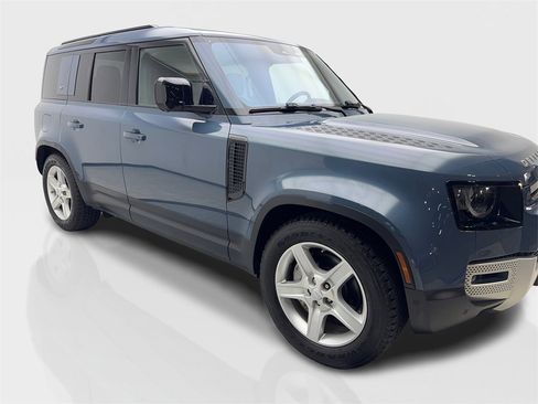 Used 2020 Land Rover Defender 110 SE image 12