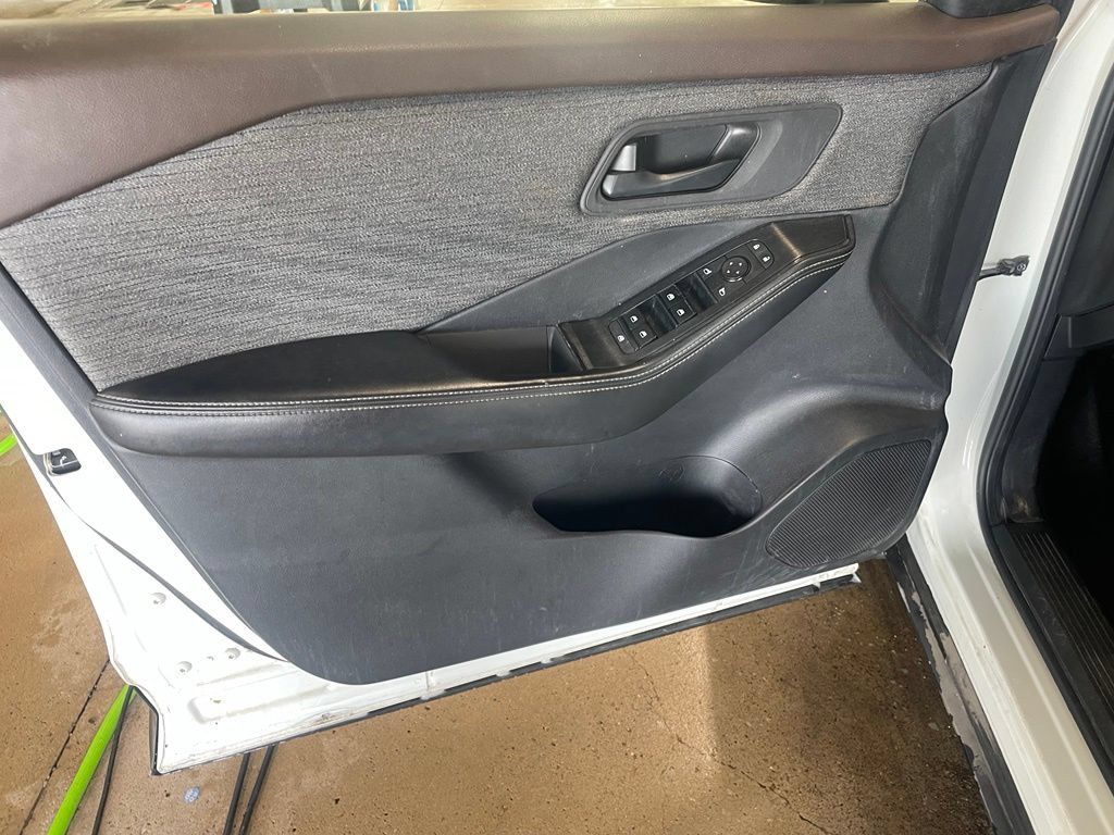 Certified 2021 Nissan Rogue S FWD image 9
