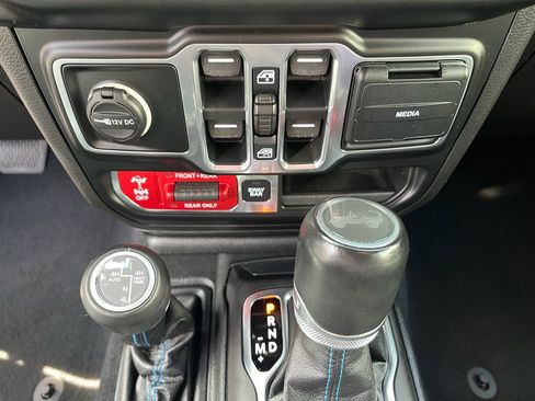 Used 2023 Jeep Wrangler Unlimited Rubicon 4xe w/ Steel Bumper Group AWD/4WD image 25