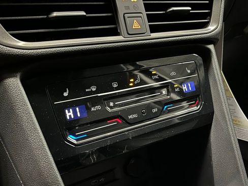 New 2026 Volkswagen Taos SE AWD/4WD image 11
