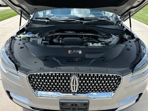 Used 2021 Lincoln Aviator Reserve w/ Equipment Group 201A AWD/4WD image 32
