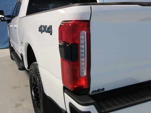 Used 2025 Ford F350 Lariat w/ Black Appearance Package image 42