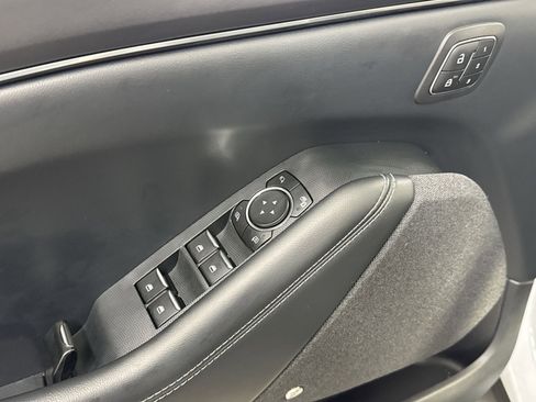 Used 2022 Ford Mustang Mach-E Premium image 19