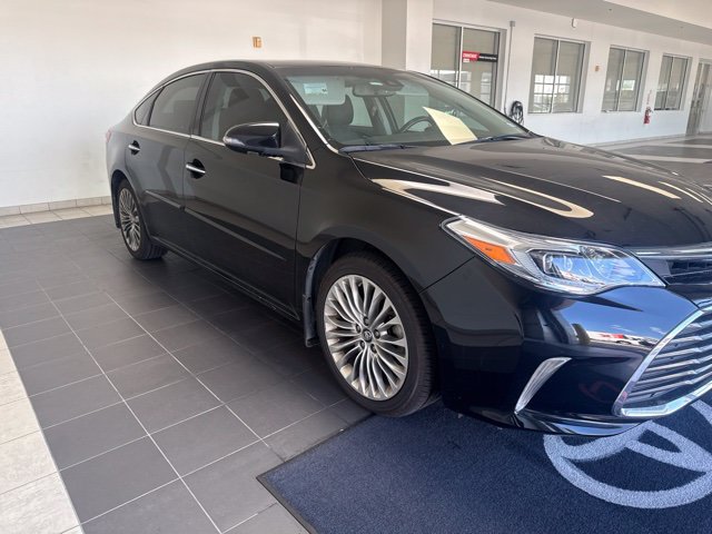 Certified 2018 Toyota Avalon Limited FWD image 4