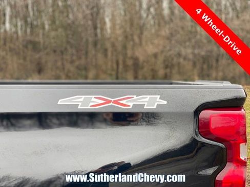 Used 2021 Chevrolet Silverado 1500 LT image 12