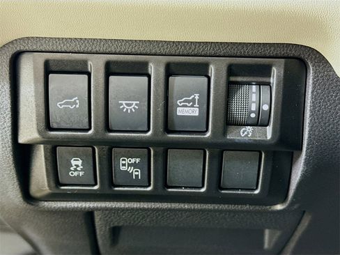 Used 2022 Subaru Ascent Limited w/ Technology Package image 15