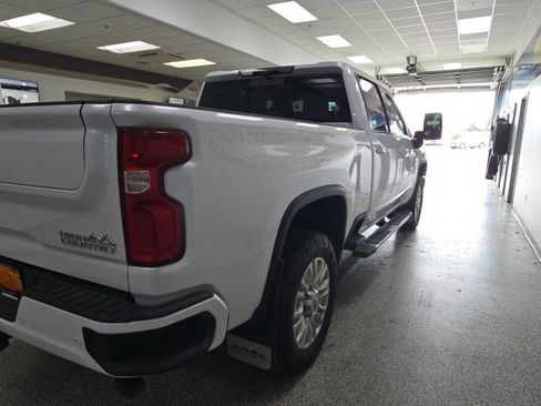 Used 2022 Chevrolet Silverado 2500 High Country w/ Z71 Off-Road Package image 7