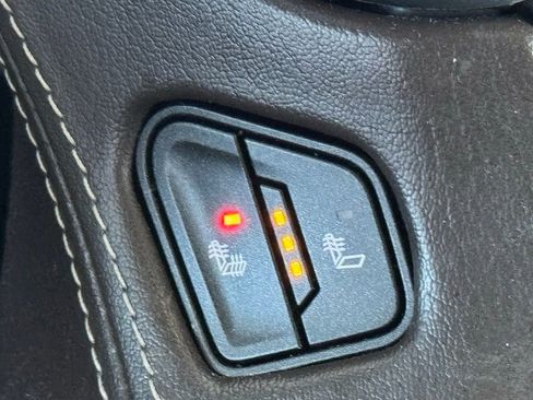 Used 2019 Chevrolet Tahoe LT RWD image 33