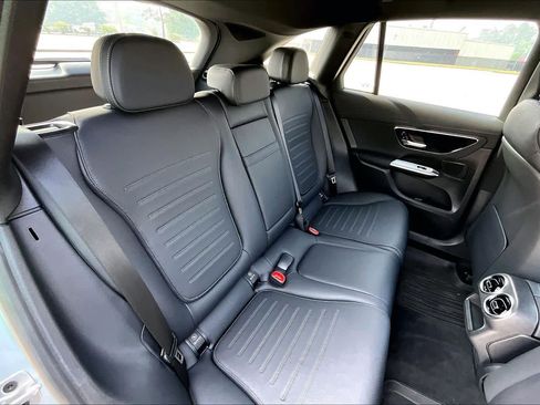 Used 2025 Mercedes-Benz GLC 300 image 20