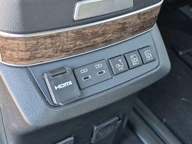 New 2026 Toyota Sienna Platinum AWD/4WD image 24