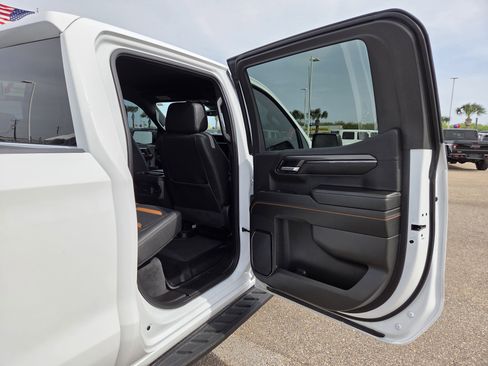 Used 2024 GMC Sierra 1500 AT4 w/ Technology Package image 17