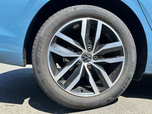 Used 2026 Volkswagen Jetta SE FWD image 6
