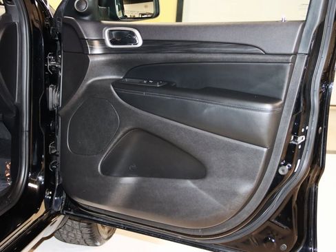 Used 2019 Jeep Grand Cherokee Altitude image 54