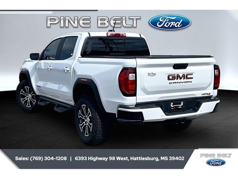 Used 2023 GMC Canyon AT4 w/ AT4 Premium Package AWD/4WD image 2