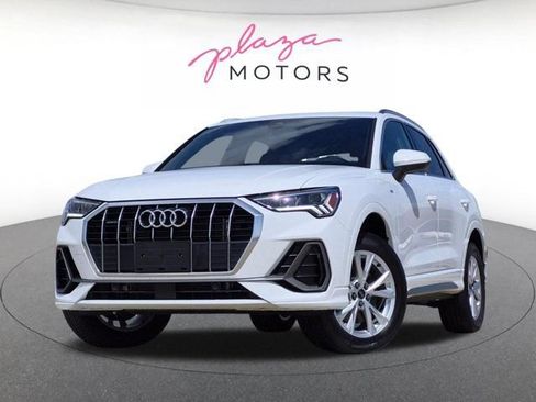 Certified 2025 Audi Q3 2.0T Premium w/ Convenience Package AWD/4WD image 1