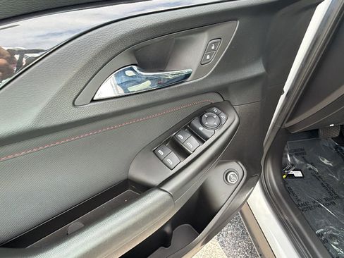 Used 2023 Chevrolet TrailBlazer RS w/ Sun and Liftgate Package FWD image 15