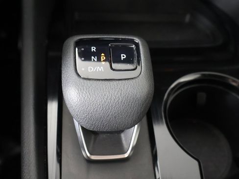 Used 2023 Nissan Rogue SV image 41