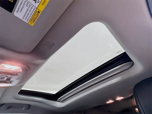 Certified 2021 Toyota Highlander XLE image 20