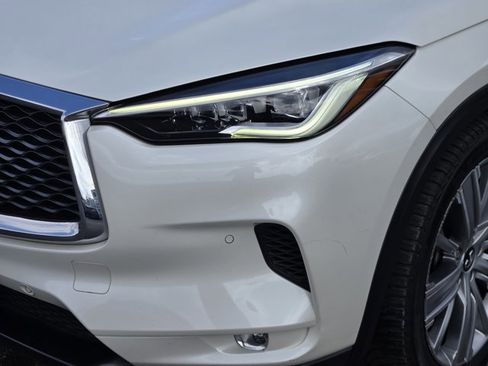Used 2021 INFINITI QX50 Sensory image 9