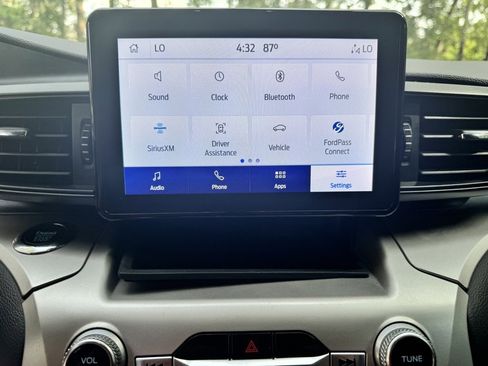 Used 2022 Ford Explorer XLT image 26