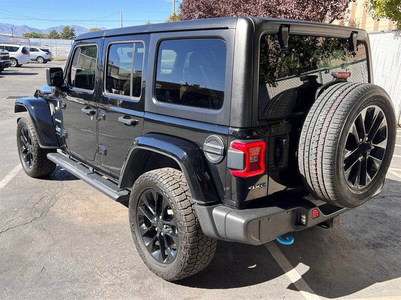 Used 2023 Jeep Wrangler Unlimited Sahara w/ Cold Weather Group AWD/4WD image 5
