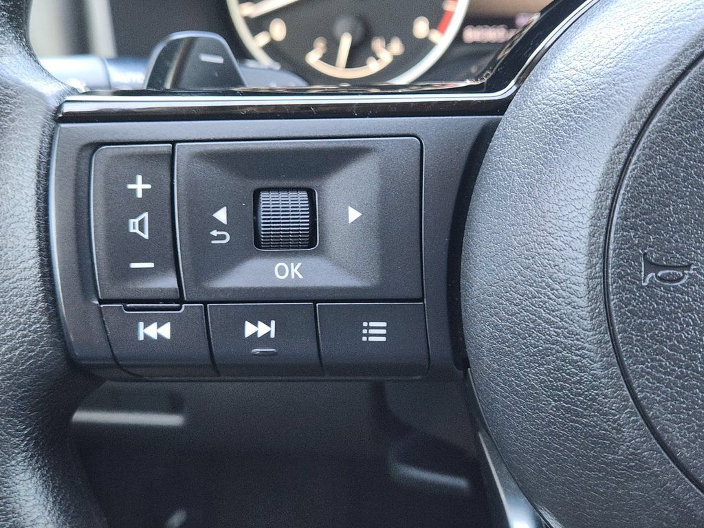 Used 2022 Nissan Rogue SV FWD image 31