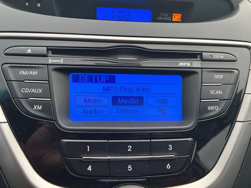Used 2013 Hyundai Elantra GLS FWD image 25