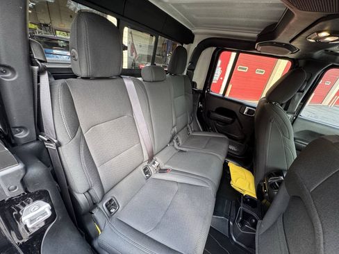 Used 2021 Jeep Gladiator Sport AWD/4WD image 26