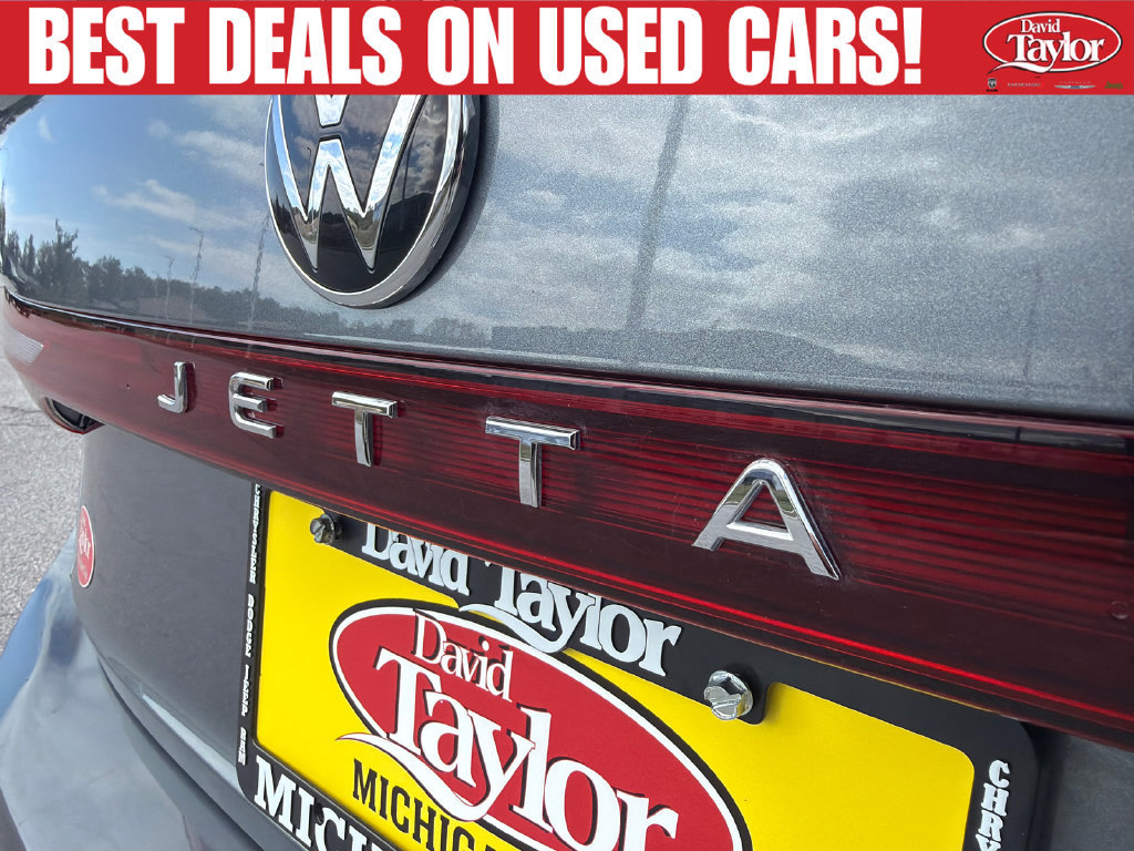 Used 2025 Volkswagen Jetta SE FWD image 37
