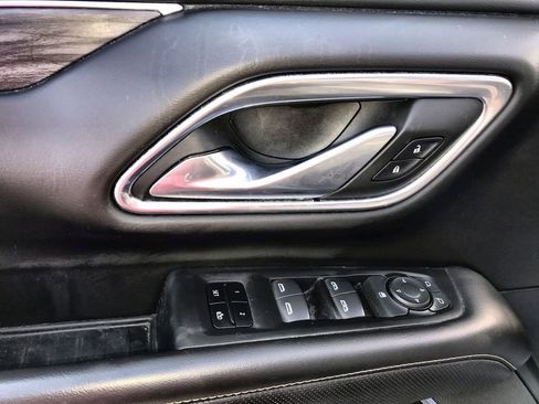 Used 2023 GMC Yukon SLT image 13