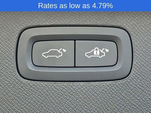 Certified 2024 Volvo XC90 B6 Plus image 31