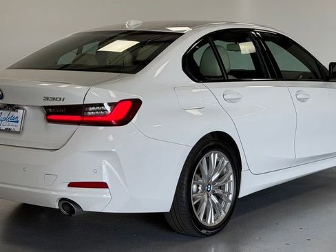 Used 2023 BMW 330i xDrive Sedan w/ Premium Package AWD/4WD image 3