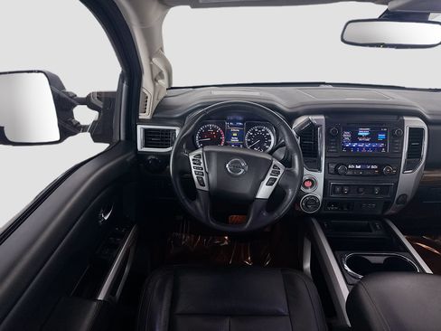 Used 2019 Nissan Titan SL w/ Chrome Package AWD/4WD image 17