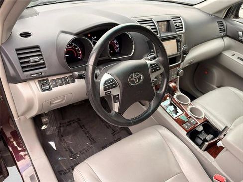 Used 2013 Toyota Highlander Limited image 13