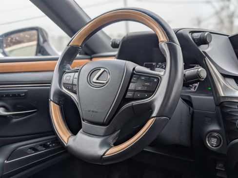 Used 2019 Lexus ES 350 Luxury image 17