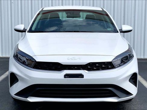 Used 2024 Kia Forte LXS FWD image 3