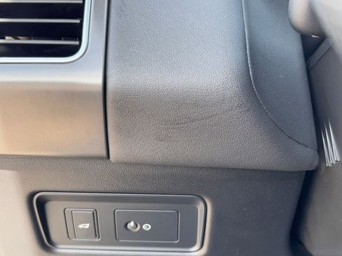 Used 2020 Land Rover Range Rover Sport SE image 28