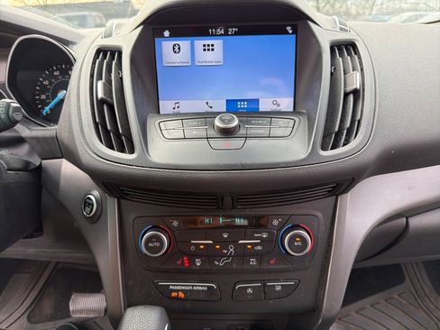 Used 2019 Ford Escape SE image 11