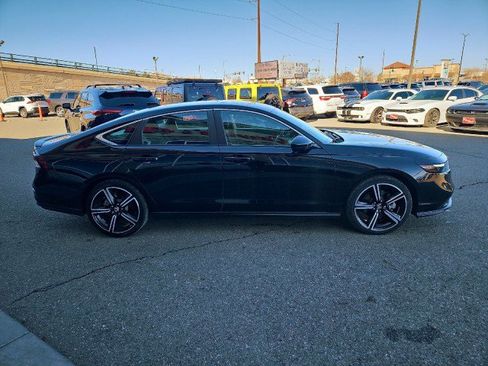 Used 2023 Honda Accord Sport image 6