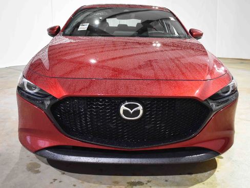 Used 2020 MAZDA MAZDA3 Hatchback w/ Premium Package image 4