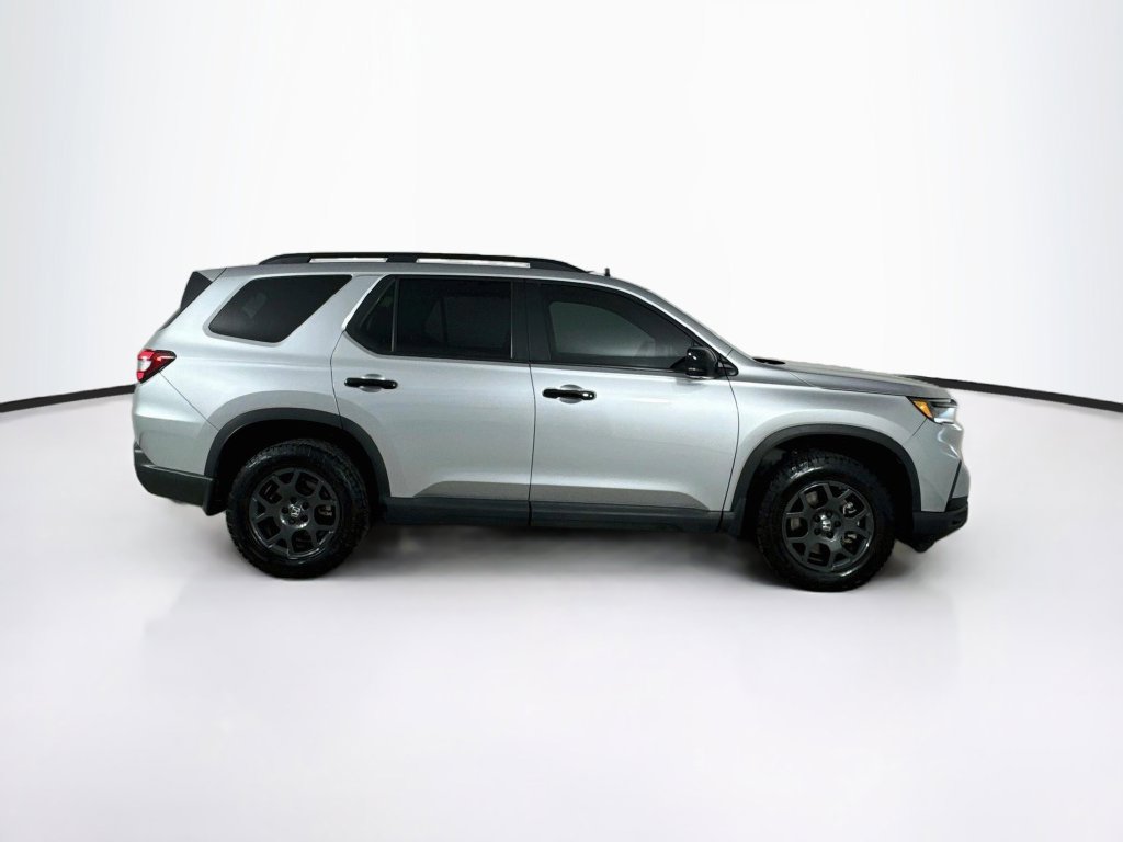 Used 2024 Honda Pilot TrailSport image 9